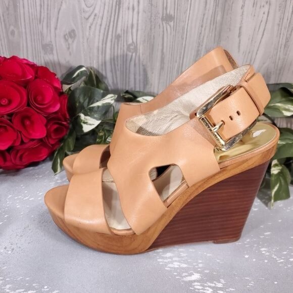Michael Kor Nude Wedge Sandal.Strappy Leather - Picture 5 of 9